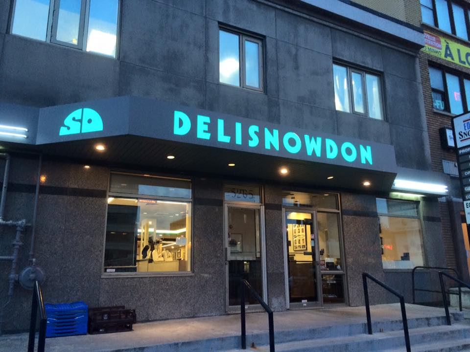 delisnowdon outdoor sign and entrance